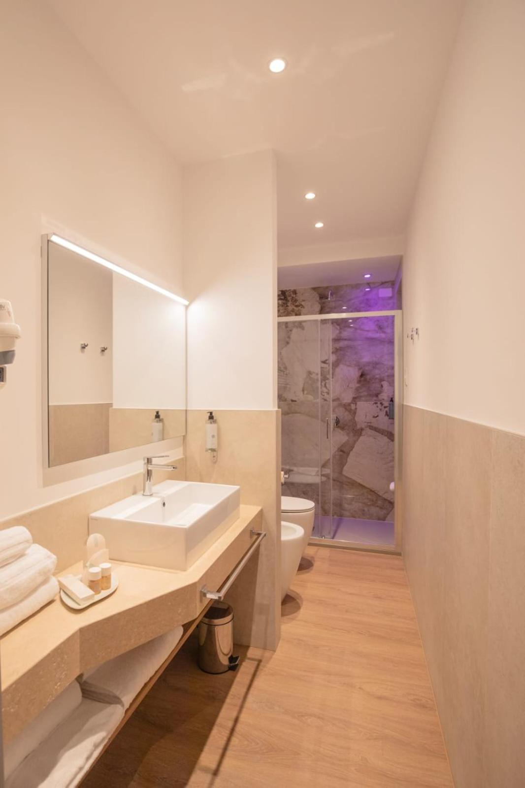 Trevi Monti House Hotel Rome Exterior photo